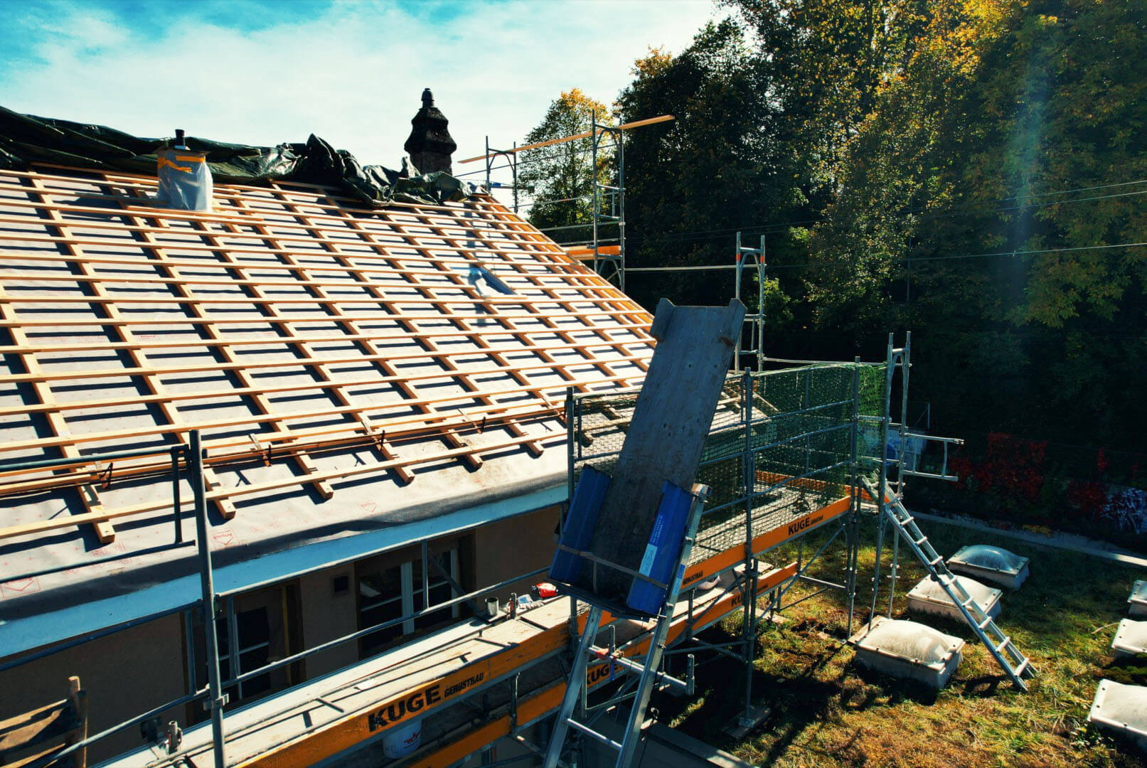 Dachgerüst Dachsanierung Giebel – Foto 2 – KUGE Bau AG